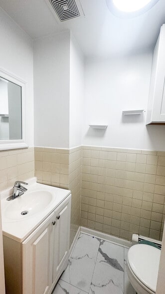 More Photos Of 36-12 34th Ave, Long Island City Office For Lease