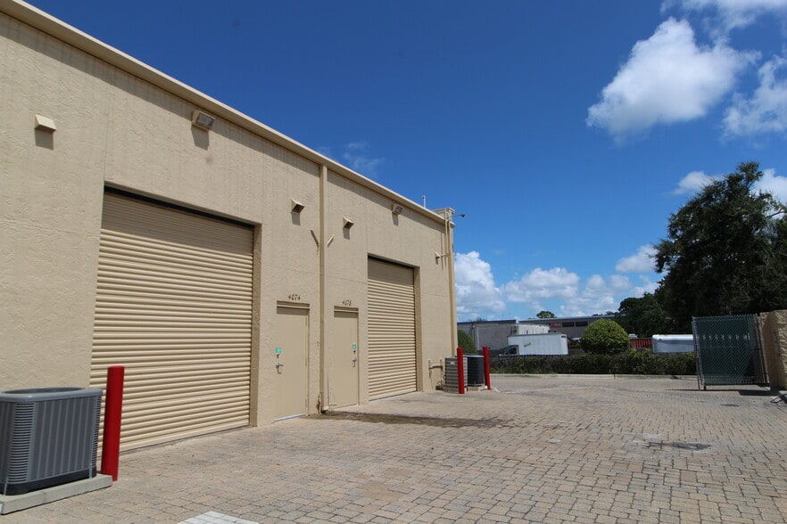 More Photos Of 4050 N Washington Blvd, Sarasota Unknown For Lease