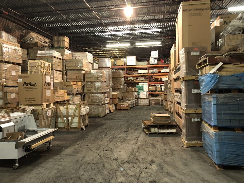 More Photos Of 582 Johnson Ave, Brooklyn Contractor Storage Yard For Lease