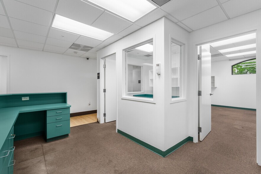 More Photos Of 845 37th Pl, Vero Beach Medical For Lease