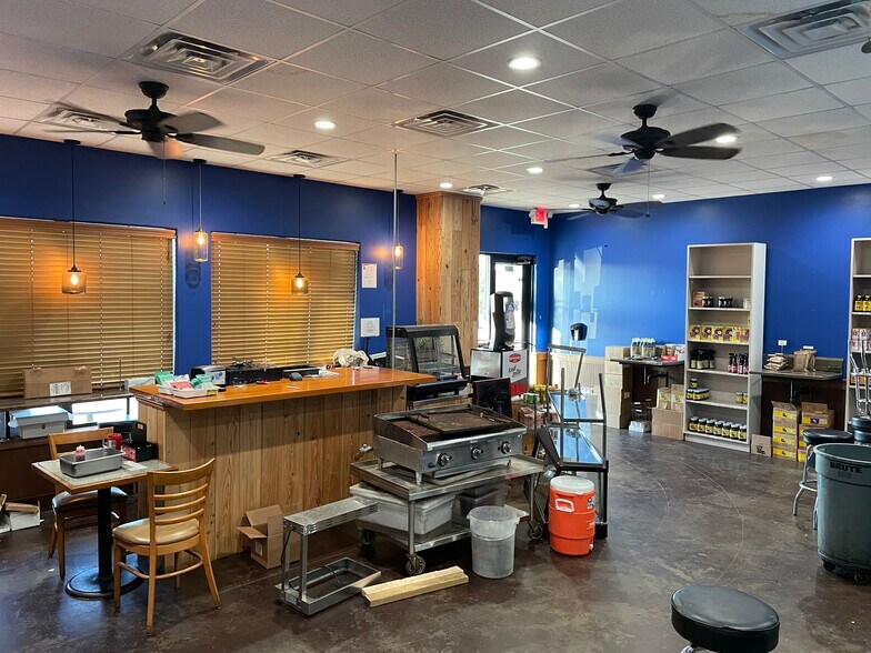 More Photos Of 1330 Broadway St, Pearland Storefront Retail Office For Lease