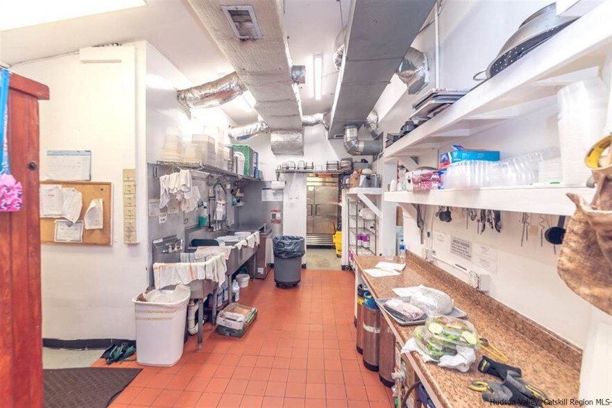 More Photos Of 90 Old Rt-9w, Port Ewen Restaurant For Sale