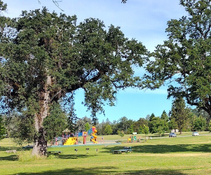 More Photos Of 18093 Lasso Loop, Penn Valley Apartments For Sale