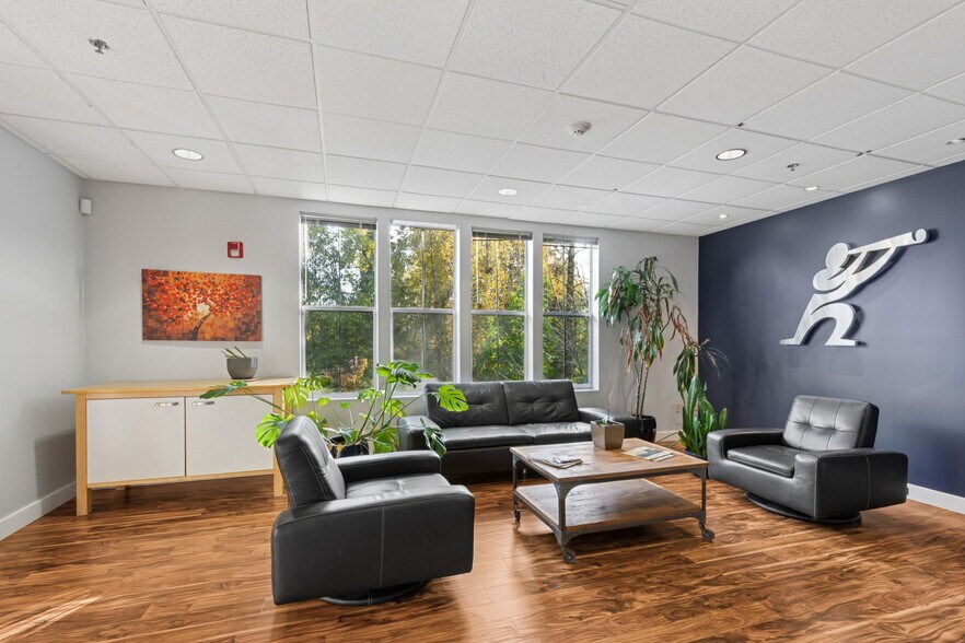 More Photos Of 16504 9th Ave SE, Mill Creek Office For Sale