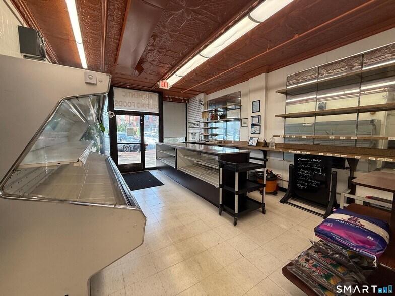 More Photos Of 476-480 Main St, Middletown Storefront Retail Residential For Sale