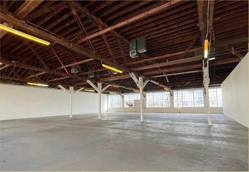 More Photos Of 356 S Mission Rd, Los Angeles Warehouse For Lease