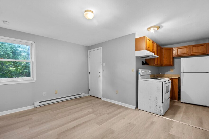 More Photos Of 451 Divinity St, Bristol Apartments For Sale