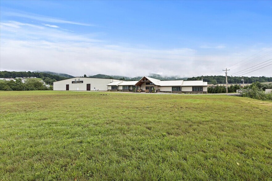 More Photos Of 241 Industrial Park Rd, Mountain City Warehouse For Sale