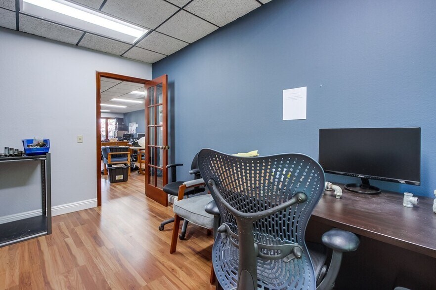 More Photos Of 110 Civic Center Dr, Vista Office For Sale