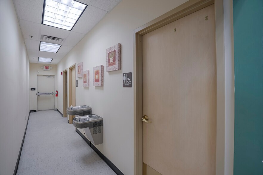 More Photos Of 1219 Gail Gardner Way, Prescott Freestanding For Lease