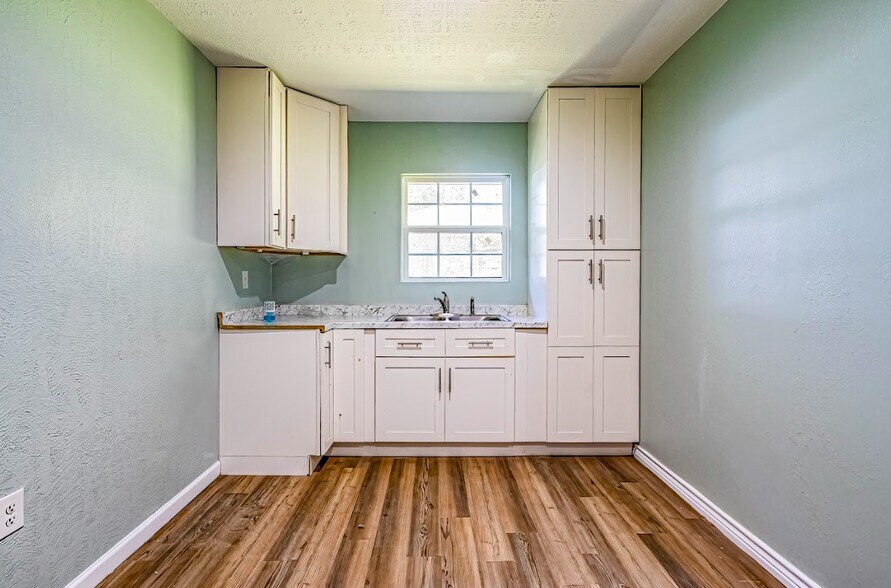 More Photos Of 229 Bishop, Livingston Apartments For Sale