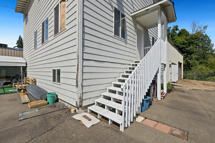 More Photos Of 5565 NE Stephens St, Winchester Auto Repair For Sale