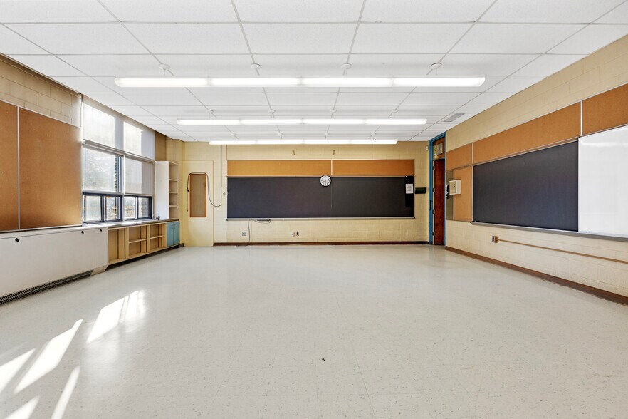 More Photos Of 2625 Draper Av, Ottawa Land For Sale