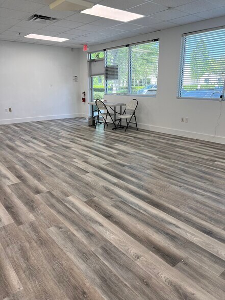 More Photos Of 6457 Hazeltine National Dr, Orlando Warehouse For Sale