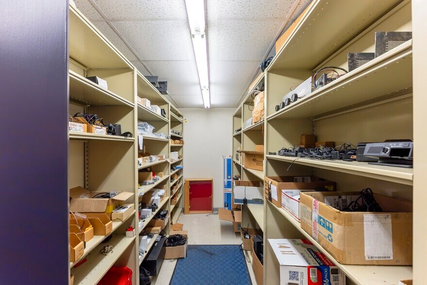 More Photos Of 447 Broadway, Ulster Park Office For Sale