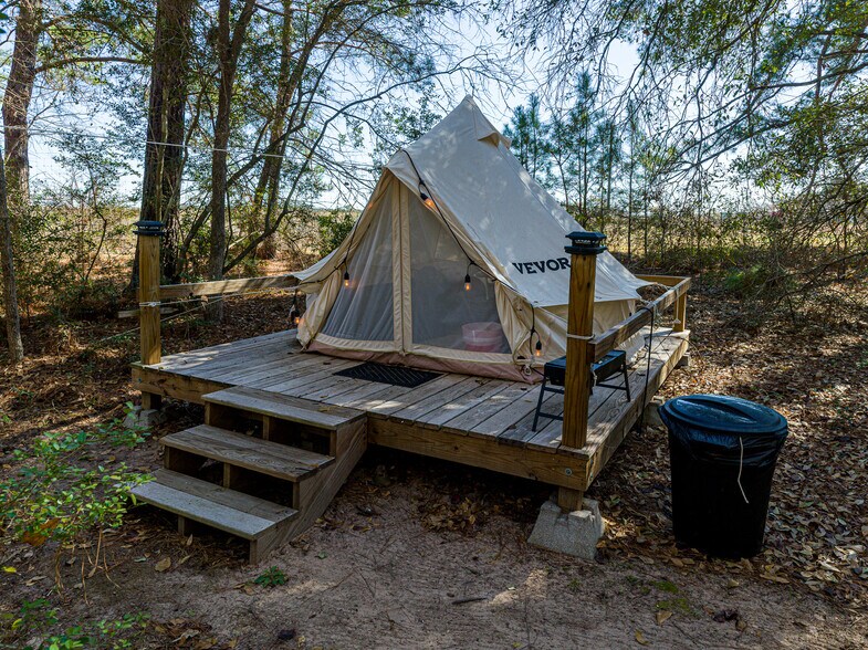 More Photos Of 11201 County Road 203, Plantersville Specialty For Sale