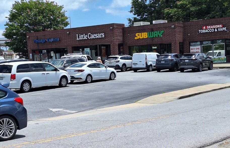 More Photos Of 671 Spartanburg Hwy, Hendersonville Restaurant For Sale