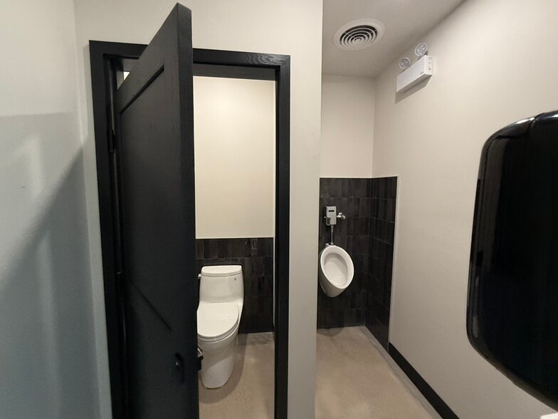 More Photos Of 2130-2136 Kains Rd, London Storefront For Lease