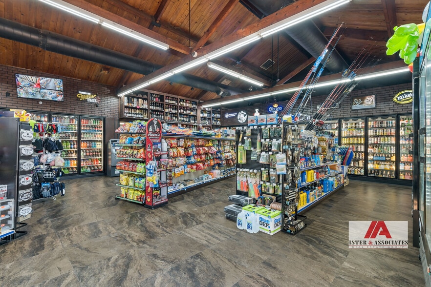 More Photos Of 6618 Wofford Blvd, Wofford Heights Service Station For Sale