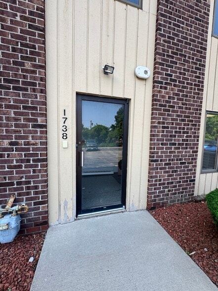 More Photos Of 1724-1742 E Ridge Rd, Rochester Medical For Sale