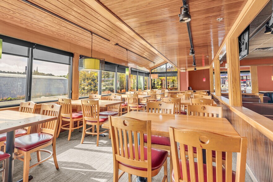 More Photos Of 1589 Big a Rd, Toccoa Flex For Sale