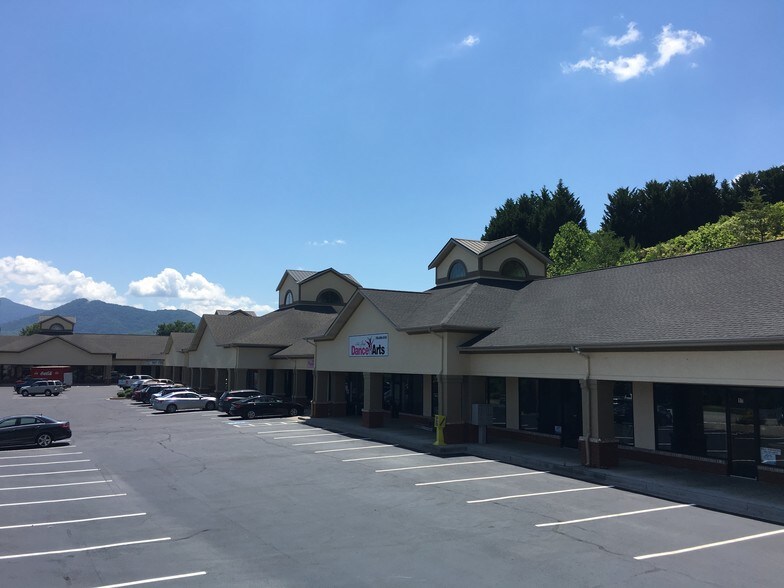 More Photos Of 1620 Highway 76 W, Hiawassee Office For Lease