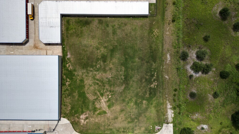 More Photos Of SR-52, San Antonio Flex For Lease