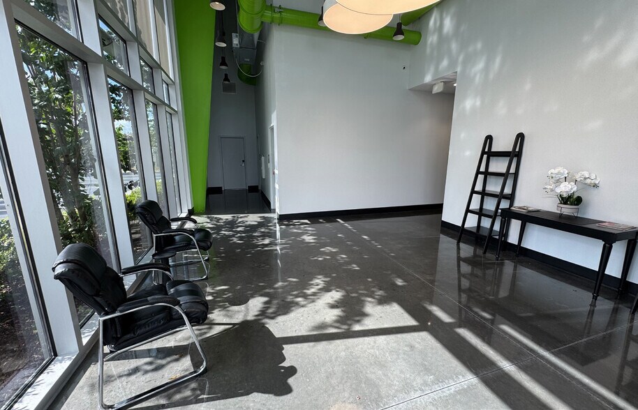 More Photos Of 660 Garden Commerce Pky, Winter Garden Warehouse For Sale
