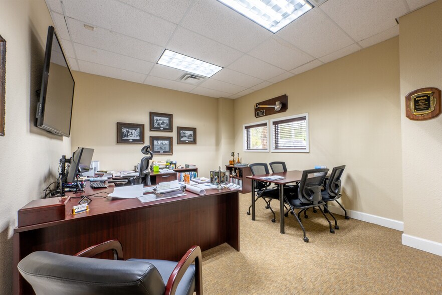 More Photos Of 6380 Phillips Hwy, Jacksonville Office For Lease