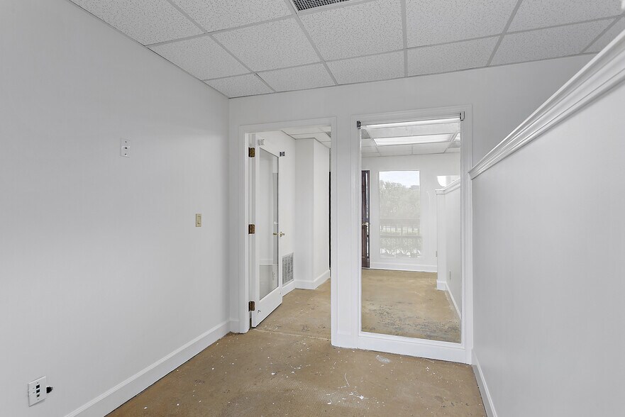 More Photos Of 2000 - 2310 Sawgrass Village Dr, Ponte Vedra Beach Office For Sale
