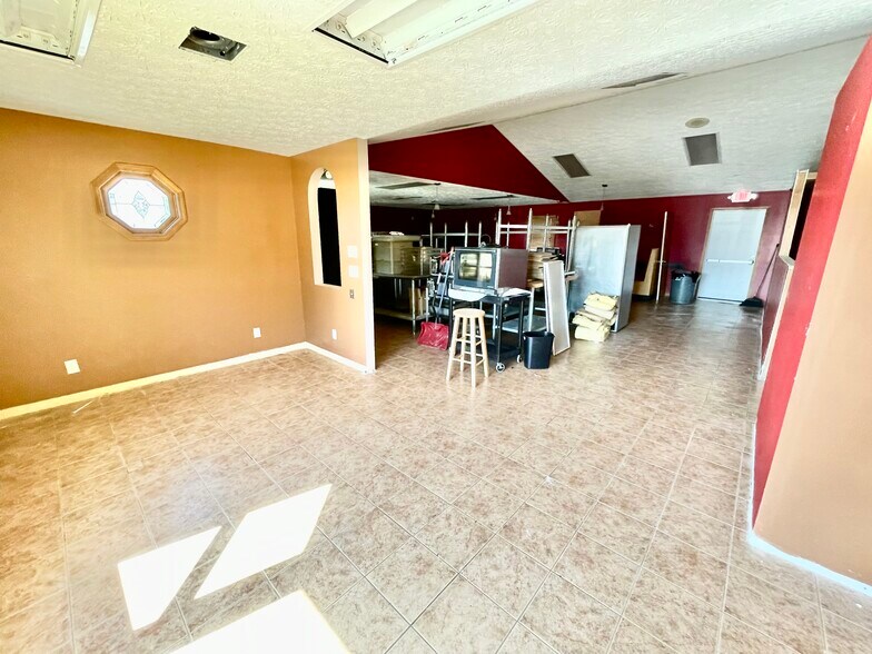 More Photos Of 211 N Walnut St, Crawfordsville Restaurant For Sale