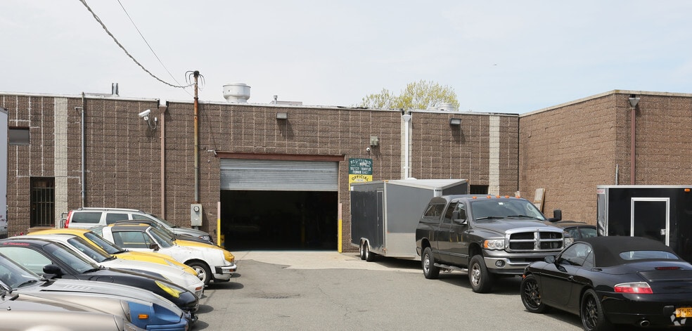 More Photos Of 26-32 Saint Johns Pl, Freeport Service For Lease