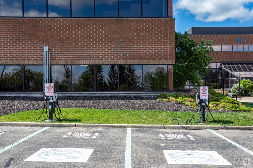 More Photos Of 4031 Colonel Glenn Hwy, Dayton Office For Sale