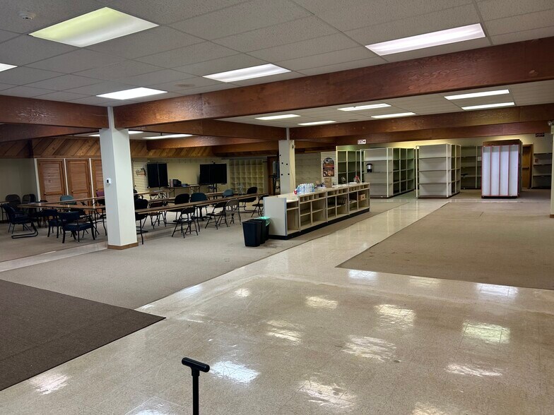 More Photos Of 749 Commerce St, Sinking Spring Storefront Retail Office For Lease