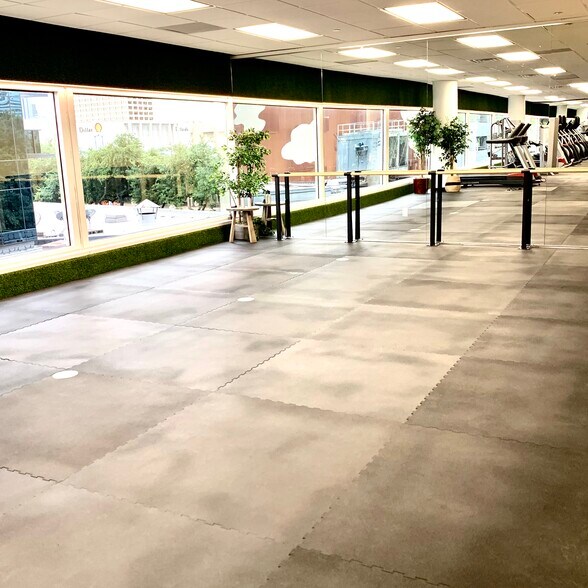 More Photos Of 2425 West Loop South, Houston Office For Lease