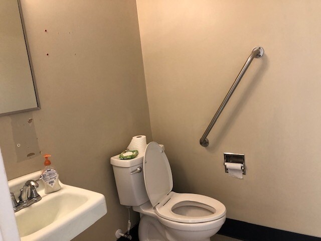 More Photos Of 2445 Onslow Dr, Jacksonville Bank For Sale