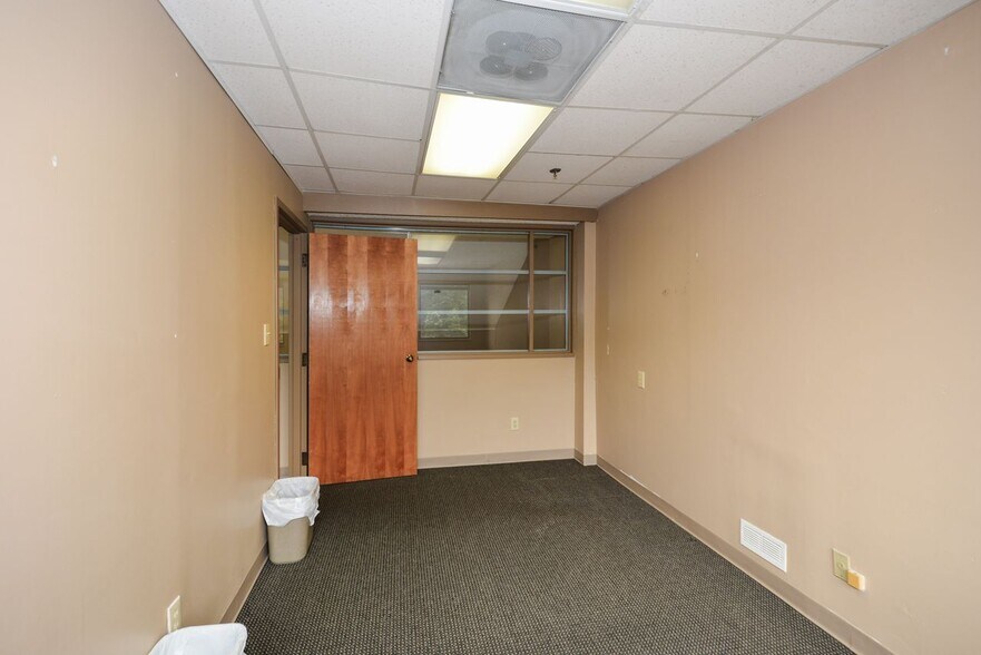 More Photos Of 1820 The Exchange SE, Atlanta Office For Sale