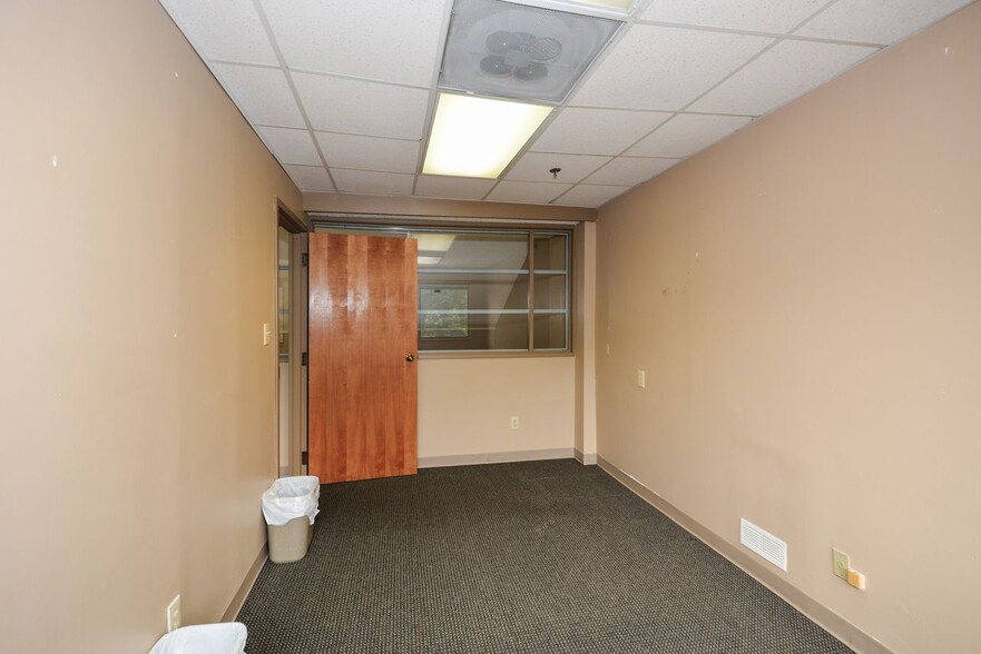 More Photos Of 1820 The Exchange SE, Atlanta Office For Sale