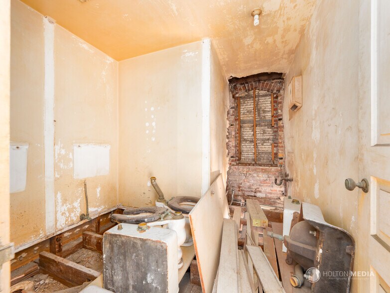 More Photos Of 1418 Newcastle St, Brunswick Storefront For Sale