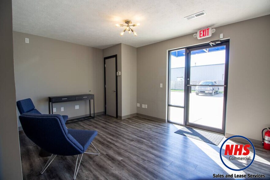 More Photos Of 5300 N 57th St, Lincoln Light Distribution For Lease