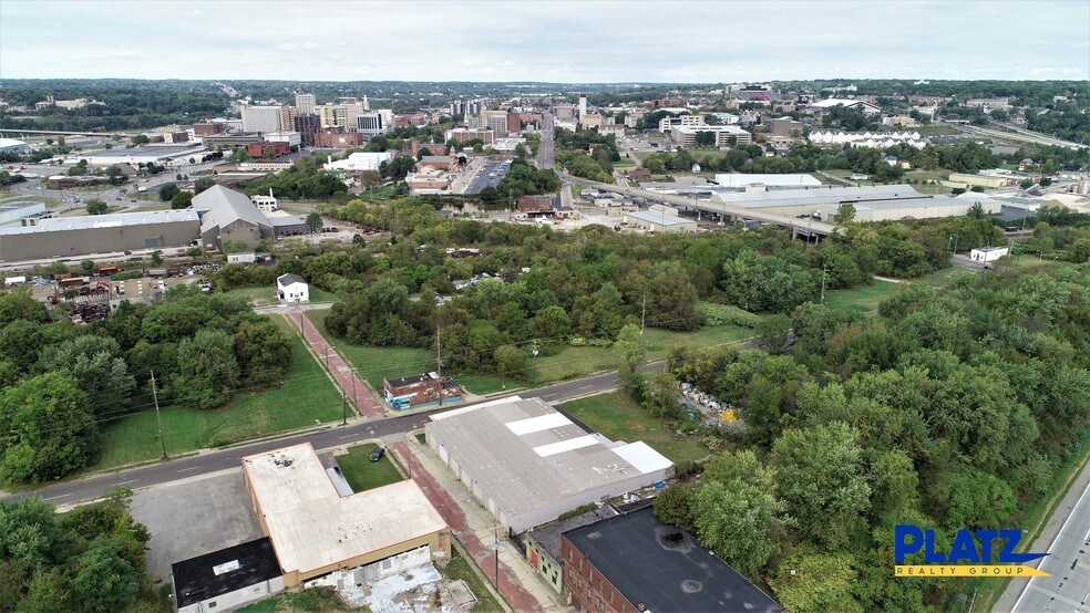 More Photos Of 107 N Hine St, Youngstown Industrial For Sale