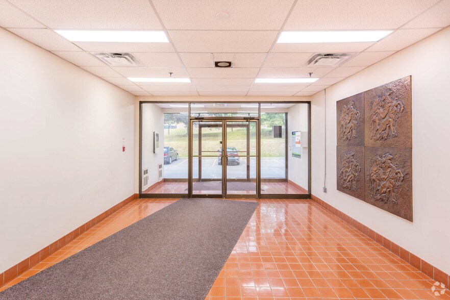 More Photos Of 2041-2071 Mccowan Rd, Toronto Warehouse For Lease