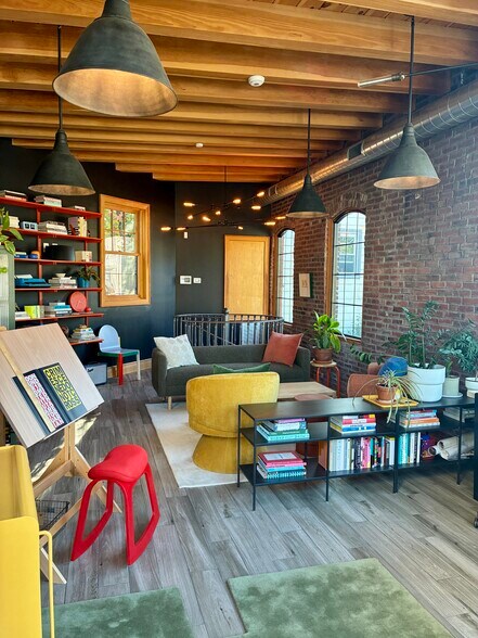 More Photos Of 192 Belgrade Ave, Roslindale Loft Creative Space For Sale