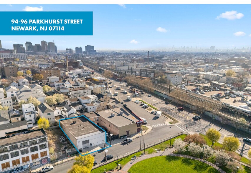 More Photos Of 96 Parkhurst St, Newark Warehouse For Lease
