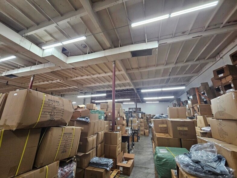More Photos Of 516 E Jefferson Blvd, Los Angeles Warehouse For Sale