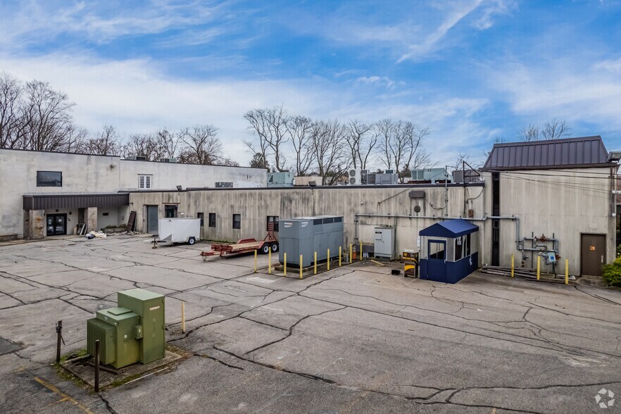More Photos Of 1 Alexander Pl, Glen Cove Warehouse For Sale