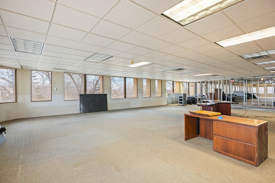 More Photos Of 10000 Highway 55, Plymouth Office For Lease