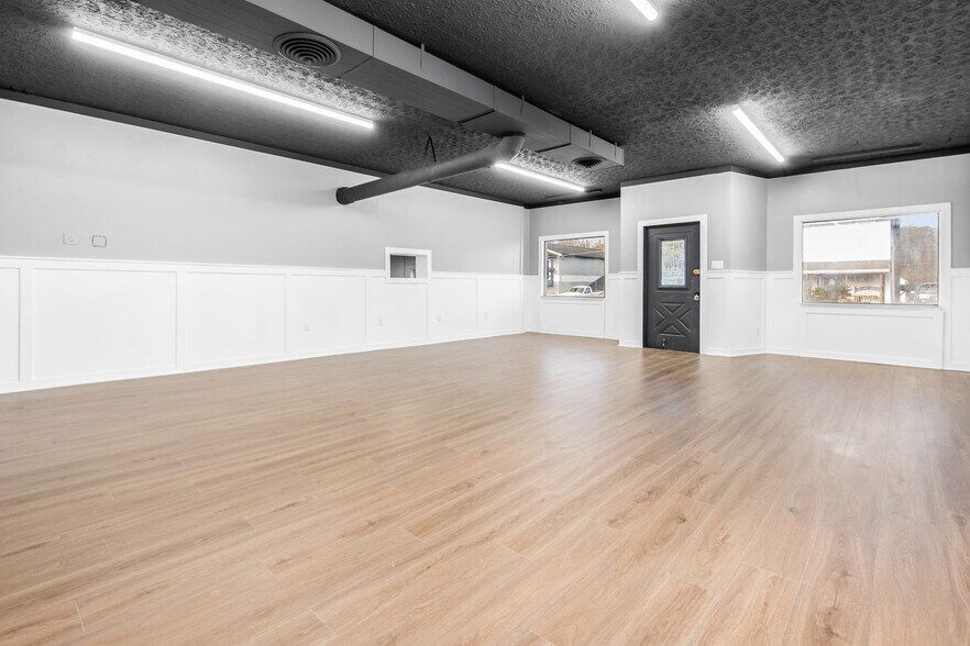 More Photos Of 984 High St, Harrisburg Restaurant For Sale