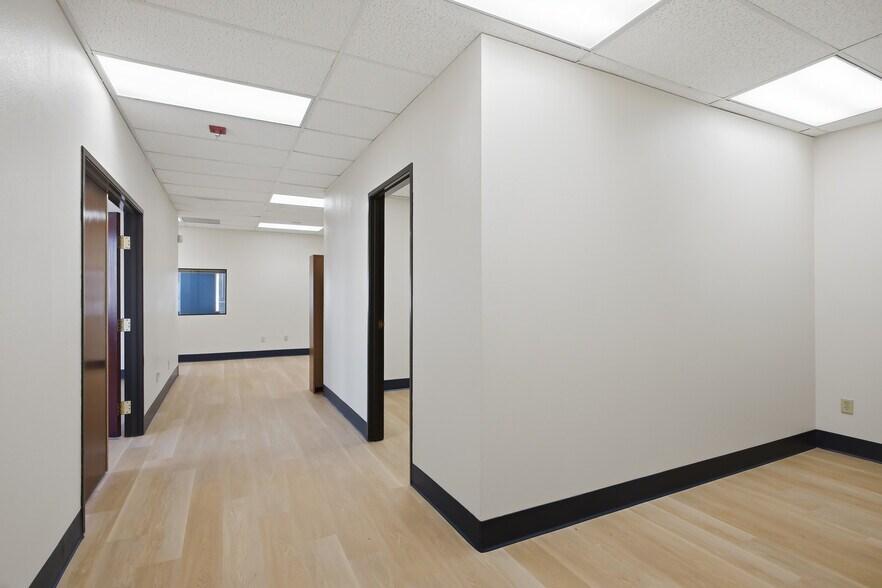 More Photos Of 1820 E Sahara Ave, Las Vegas Office For Lease