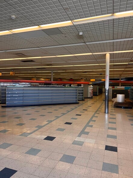 More Photos Of 5005 W Overland Rd, Boise Freestanding For Lease